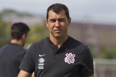 Fábio Carille durante o treino esta tarde no CT Joaquim Grava, zona leste da cidade de Sao Paulo. O prÃ³ximo jogo da equipe serÃ¡ amanha, quarta-feira, dia 17/01, contra a Ponte Preta/Campinas, no EstÃ¡dio do Pacaembu, abertura do Campeonato Paulista 2018. Juiz: Raphael Klaus - Sao Paulo / SP - Brasil - 16/01/2018. Foto: Â© Daniel Augusto Jr. / Ag. Corinthians