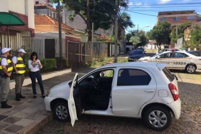 Roubo de carro na zona norte 