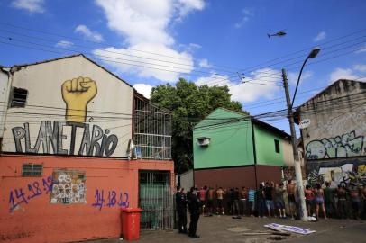  PORTO ALEGRE, RS, BRASIL, 17-01-2018: Denarc realiza operação contra o tráfico de drogas na Vila Planetário. (Foto: Mateus Bruxel / Agência RBS)