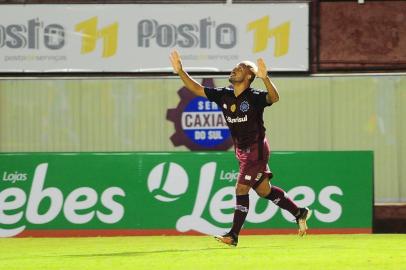  CAXIAS DO SUL, RS, BRASIL, 17/01/2018. Caxias x NH, jogo válido pela primeira rodada do Campeonato Gaúcho (Gauchão 2018) e realizado no estádio Centenário. (Porthus Junior/Agência RBS)