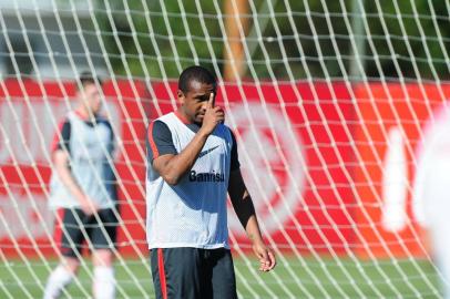 PORTO ALEGRE, RS, BRASIL 04/11/2016 - Imagens do treino do Inter que aconteceu agora a tarde no CT Parque Gigante. (CAMILA DOMINGUES/ESPECIAL).