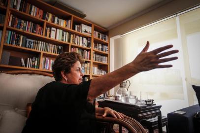  PORTO ALEGRE, RS, BRASIL, 18-01-2018: Entrevista com a ex-presidente do Brasil, Dilma Rousseff, em seu apartamento na zona sul de Porto Alegre (FOTO FÉLIX ZUCCO/AGÊNCIA RBS, Editoria de Notícias).Indexador: Felix Zucco