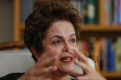  PORTO ALEGRE, RS, BRASIL, 18-01-2018: Entrevista com a ex-presidente do Brasil, Dilma Rousseff, em seu apartamento na zona sul de Porto Alegre (FOTO FÉLIX ZUCCO/AGÊNCIA RBS, Editoria de Notícias).Indexador: Felix Zucco