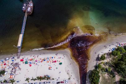  FLORIANOPOLIS, SC, BRASIL, 20.01.2018: Turistas e moradores se preocupam com a poluição no Rio do Braz e na abertura da barreira. (Foto: Diorgenes Pandini/Diário Catarinense)