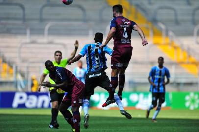 Grêmio enfrenta o Caxias na Arena pelo Gaúchão neste sábado.