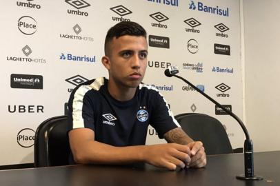 Matheus Henrique, meia do Grêmio, em entrevista coletiva