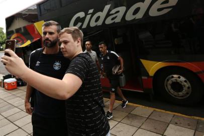  SANTA CRUZ DO SUL, RS, BRASIL, 23/01/2018 -  Chegada do Grêmio no hotel Aquarius. (FOTOGRAFO: CARLOS MACEDO / AGENCIA RBS)