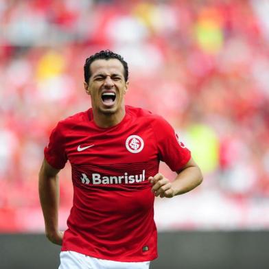 PORTO ALEGRE, RS, BRASIL - Inter e Santa Cruz se enfrentam no estádio Beira-Rio pela Série B do Brasileirão. Na foto, Leandro Damião (Carlos Macedo/Agência RBS)