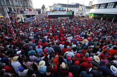  PORTO ALEGRE, RS, BRASIL, 23-01-2018: Lula participa de ato na Esquina Democrática, na região central. (Foto: André Feltes / Especial / Agência RBS)