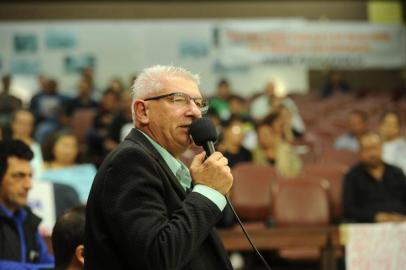  CAXIAS DO SUL, RS, BRASIL, 05/09/2017. Votação sobre admissibilidade do pedido de impeachment do prefeito Daniel Guerra (PRB) na Câmara de Vereadores de Caxias do Sul, acabou com a rejeição por unanimidade. Na foto, Alceu Thomé (PTB). (Diogo Sallaberry/Agência RBS)