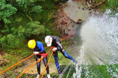 Turismo de aventura em Nova Roma do Sul, na serra gaúcha.