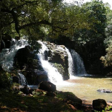 Cachoeira que fica no caminho da Trilha da Lua Cheia, em Giruá (RS), promoção do Caminho das Missões.