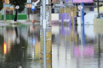  PORTO ALEGRE, RS, BRASIL, 25/01/2018 - Rua interditada em Porto Alegre (FOTOGRAFO: RONALDO BERNARDI / AGENCIA RBS)