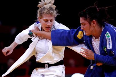 Judoca brasileira Mayra Aguiar (D), conquistou a medalha de ouro no Grand Slam de Paris (França), na categoria -78kg, disputado neste domingo. A brasileira derrotou a norte-americana Kayla Harrison. 