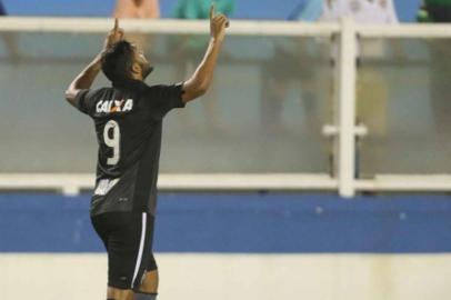 brenner comemora gol pelo Botafogo no campeonato carioca