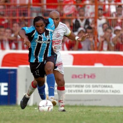 *** Grêmio na 1º  3- Ricardo Duarte ***Grêmio x Nãutico pelo campeonato brasileiro no estádio dos Aflitos em Recife. Jogador Anderson.CRÉDITO: Ricardo Duarte, Agência RBS, 26/11/2005