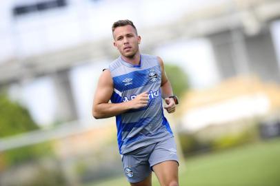  PORTO ALEGRE, RS, BRASIL, 26.01.2018. Grêmio treina com e equipe principal no CT Luiz Carvalho.Na foto, volante Arthur.Foto: André Ávila/Agência RBS