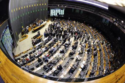  Plenário da Câmara dos Deputados durante sessão conjunta do Congresso Nacional destinada à leitura de expedientes e apreciação dos Vetos Presidenciais. À mesa:senador Romero Jucá (PMDB-PR);presidente do Congresso Nacional, Renan Calheiros (PMDB-AL);secretário-geral da Mesa, Luiz Fernando Bandeira de Mello.Foto: Waldemir Barreto/Agência SenadoLocal: BrasíliaIndexador: Waldemir BarretoFonte: Agência SenadoFotógrafo: w