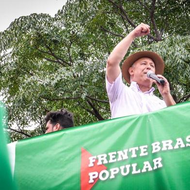 Deputado federal Pepe Vargas (PT) durante ato em apoio ao ex-presidente Lula, em Porto Alegre, no dia do julgamento pelo TRF4. 