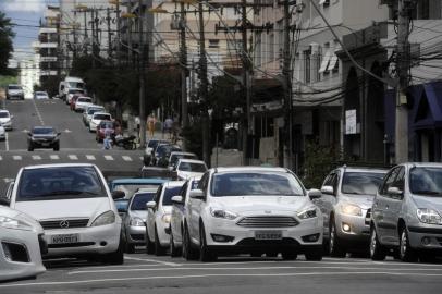  CAXIAS DO SUL, RS, BRASIL, 17/01/2018 - Proprietários de veículos automotores devem ficar atento a data limite para pagamento do IPVA. (Marcelo Casagrande/Agência RBS)