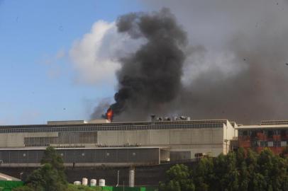  CAXIAS DO SUL, RS, BRASIL (29/01/2018). Empresa Randon. Incêndio na seção de pintura. (Roni Rigon/Pioneiro).