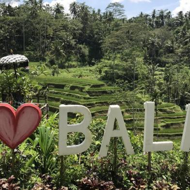 Viagem de Mylene Rizzo à Indonésia