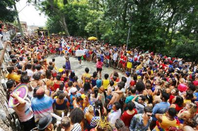  PORTO ALEGRE, RS, BRASIL, 28/01/2018: Bloco da Laje desfila pela Vila do IAPI. 