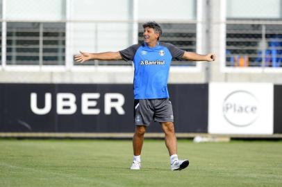  PORTO ALEGRE, RS, BRASIL, 29.01.2018. Treino do Grêmio no CT Luiz Carvalho teve a presença das equipes principal e de transição.Na foto, o técnico Renato Portaluppi.Foto: André Ávila/Agência RBS