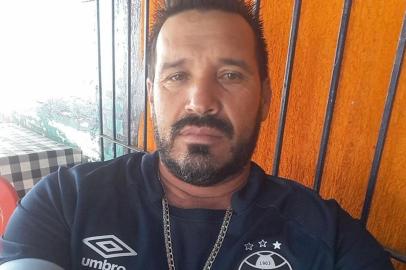 Líder comunitário Leandro Altenir Ribeiro Ribas, 43 anos, morto a tiros, no Rubem Berta, zona norte de Porto Alegre