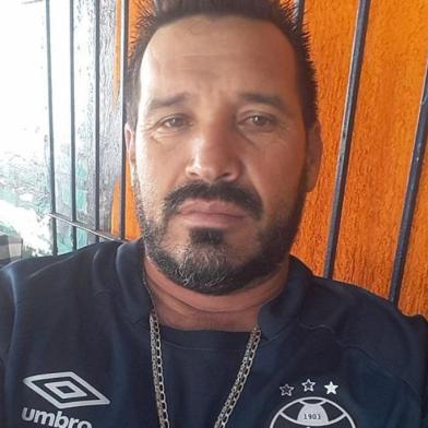 Líder comunitário Leandro Altenir Ribeiro Ribas, 43 anos, morto a tiros, no Rubem Berta, zona norte de Porto Alegre