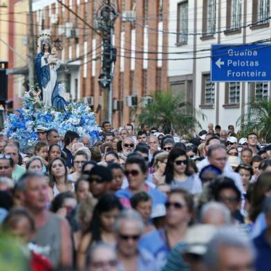  PORTO ALEGRE, RS, BRASIL, 22/01/2017 : Abertura da Festa de Nossa Senhora dos Navegantes com procissão e translado da imagem de Nossa Senhora dos Navegantes para o Centro Histórico. (FOTO: CAMILA DOMINGUES/ESPECIAL)