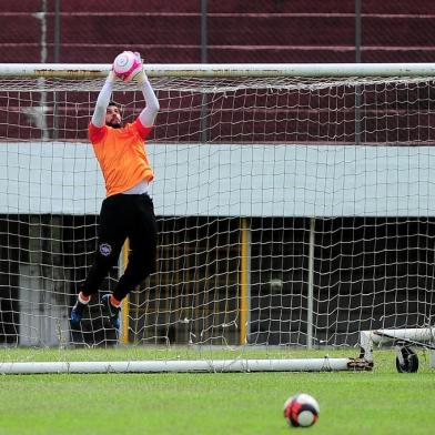  CAXIAS DO SUL, RS, BRASIL, 05/12/2017 -  Treino do Caxias. A equipe Grená apresenta o goleiro Gledson. NA FOTO: goleiro Gledson. (Marcelo Casagrande/Agência RBS)