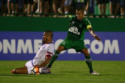  ChapecÃ³, Santa Catarina, Brasil, Arena CondÃ¡ 31-01-2018. Chapecoense enfrenta o Nacional (Uru) pela Copa Libertadores da AmÃ©rica 2018 .W. Paulista disputa bola com Arismendi.Foto MÃ¡rcio Cunha.Indexador: MARCIO CUNHA/AGÃ¿NCIA ESTADOFotógrafo: MARCIO CUNHA/AGÃ¿NCIA ESTADO