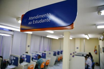  PORTO ALEGRE, RS, BRASIL, 29-01-2018: Estudantes em busca de vagas de estágio durante o verão, no CIEE de Porto Alegre. (FOTO FÉLIX ZUCCO/AGÊNCIA RBS, Editoria SuaVida).