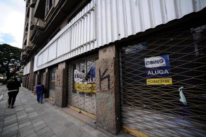  PORTO ALEGRE, RS, 31/01/2018 - Prédios comerciais fechados na AV. Farrapos.(FOTOGRAFO: RONALDO BERNARDI / AGENCIA RBS)