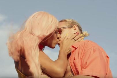 Pabllo Vittar lança novo clipe, Então Vai