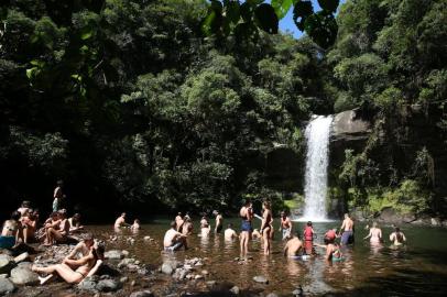  MAQUINÉ, RS, BRASIL, 21/01/2018 - Cachoeira Garapiá, no rio Forqueta. (FOTOGRAFO: TADEU VILANI / AGENCIA RBS)