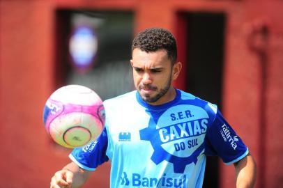  CAXIAS DO SUL, RS, BRASIL, 02/02/2018. Treino da SER Caxias no estádio Centenário. O Caxias é líder do Campeonato Gaúcho com 100% de aproveitamento em quatro rodadas. Na foto, atacante Túlio Renan. (Porthus Junior/Agência RBS)