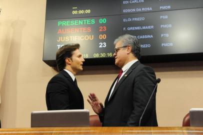  CAXIAS DO SUL, RS, BRASIL (01/02/2018). Legislativo Caxiense 2018. Presidente Alberto meneguzzi recebe a presença do prefeito Daniel Guerra na abertura do Legislativo de caxias do Sul, em 2018.  (Roni Rigon/Pioneiro).