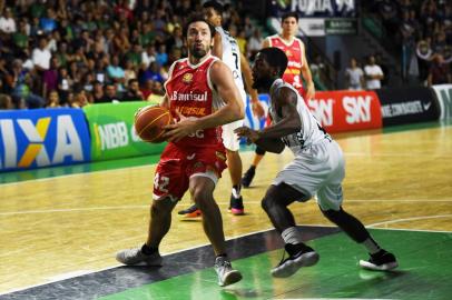  Duelo entre Bauru x Caxias Basquete pelo returno do NBB 10.