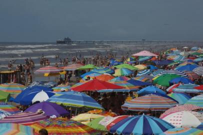  CAPÃO DA CANOA, RS, BRASIL, 30/01/2018 -  Ambiental de Capão da Canoa nesta terça feira. (FOTOGRAFO: TADEU VILANI / AGENCIA RBS)