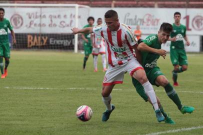 Catarinense 2018, Hercilio Luz x ChapecoenseTubarão - SC - 31/01/2018 - Catarinense 2018 - Lance da Partida entre Hercilio Luz e Chapecoense pela sexta rodada do Campeonato Catarinense 2018 no estadio Anibal Costa em TubarÃ£o. Foto: Guilherme Hahn/EspecialIndexador: Guilherme Hahn/Especial