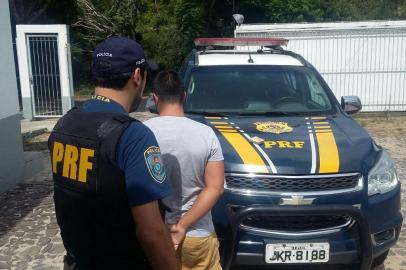 Argentino é preso pela PRF por suspeita de furtar posto de combustível