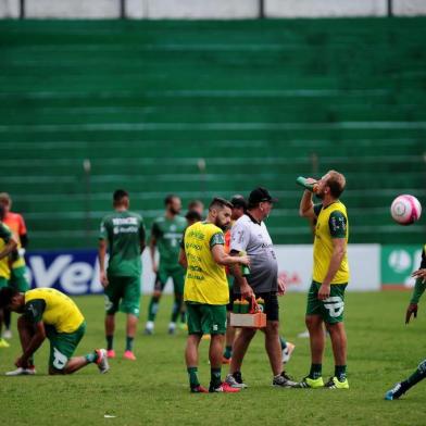  CAXIAS DO SUL, RS, BRASIL, 03/02/2018 - a equipo do Juventude treina para enfrentar o Avenida, segunda feira, pela 5ª rodada do gauchão. (Marcelo Casagrande/Agência RBS)