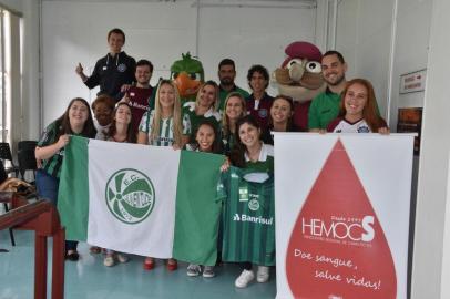  Campanha #CaJuSangueBom mobiliza os torcedores de Caxias e Juventude para a doação de sangue no Hemocentro de Caxias do Sul. Matheus Cavichioli e Nicolas prestigiaram a largada do projeto.