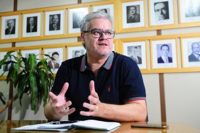  CAXIAS DO SUL, RS, BRASIL, 28/12/2017. Próximo presidente da Câmara Municipal de Caxias do Sul, que toma posse em 2018, Alberto Meneguzzi (PSB), avalia seu primeiro ano de mandato. (Diogo Sallaberry/Agência RBS)