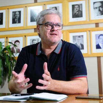  CAXIAS DO SUL, RS, BRASIL, 28/12/2017. Próximo presidente da Câmara Municipal de Caxias do Sul, que toma posse em 2018, Alberto Meneguzzi (PSB), avalia seu primeiro ano de mandato. (Diogo Sallaberry/Agência RBS)