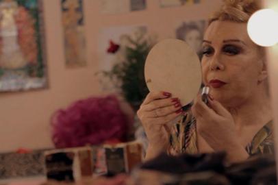 Documentário conta a história de ícones da primeira geração de artistas travestis do Brasil, como Rogéria