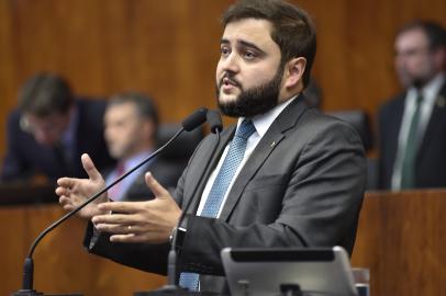 Líder de governo na Assembleia Legislativa, Gabriel Souza (PMDB)