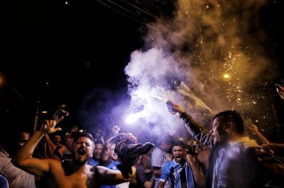  PORTO ALEGRE, RS, BRASIL, 29/11/2017 - Final da libertadores Grêmio x Lanús: fotos da torcida do grêmio na Avenida goethe  (FOTOGRAFO: ANDERSON FETTER / AGENCIA RBS)